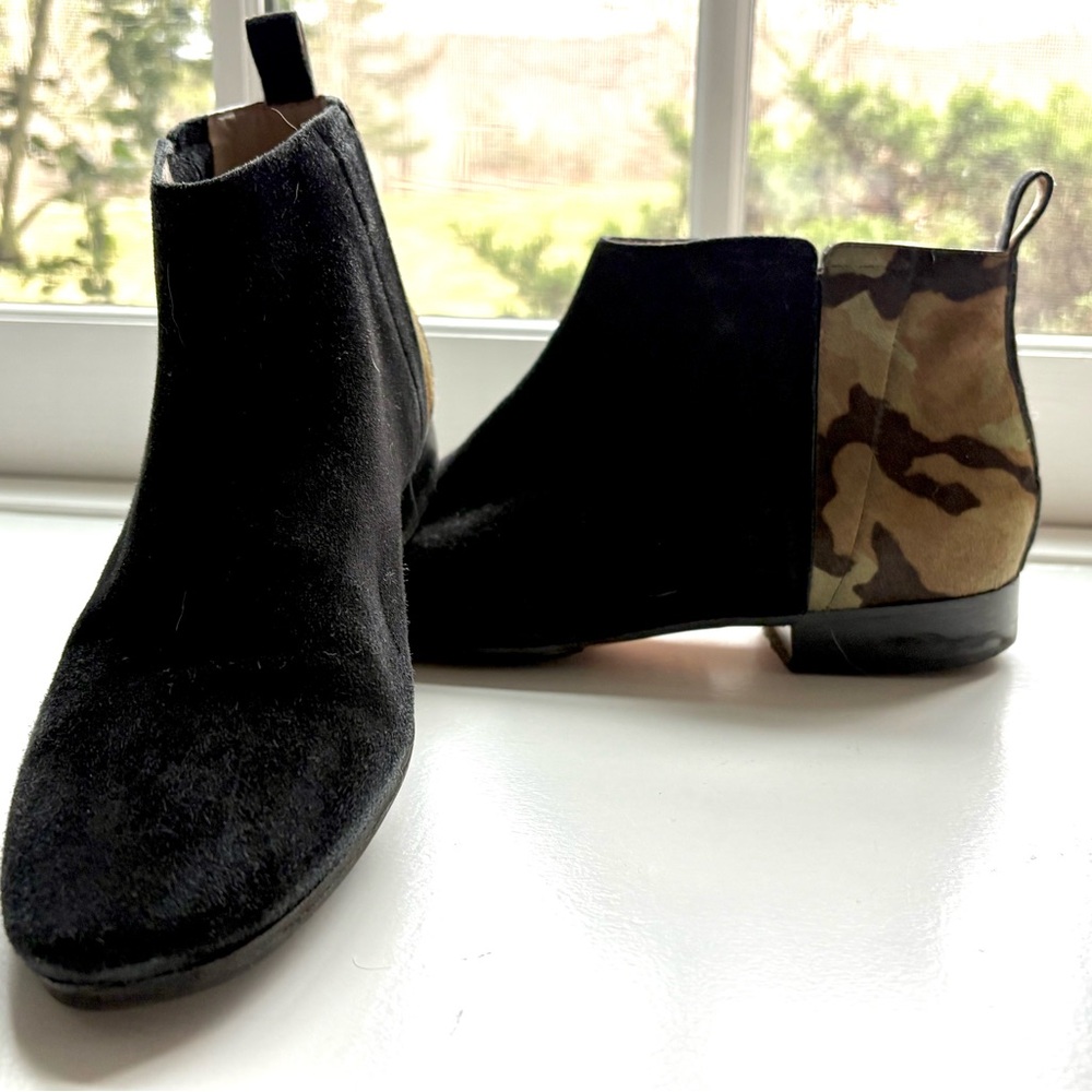 Cole Haan Black Suede Ankle Boots size 8B